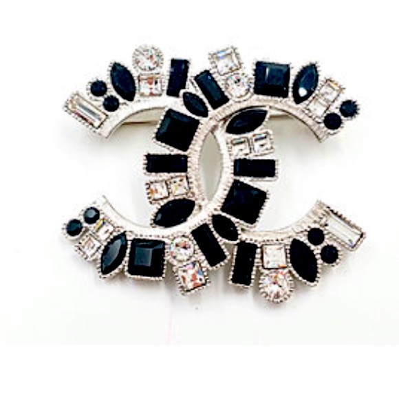 CHANEL Jewelry - Chanel Pin